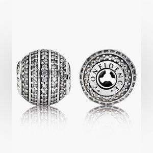 Pandora Essence Charm Confidence